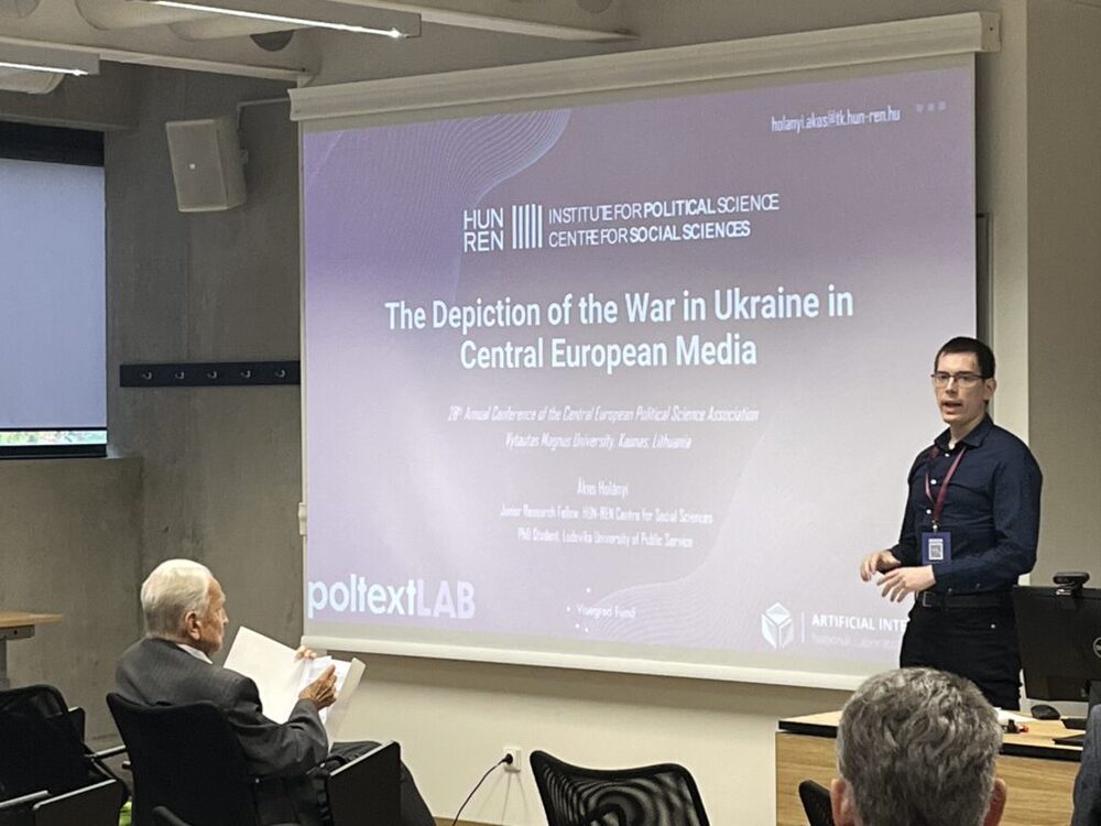 Ákos Holányi presents on the media depiction of the Russia-Ukraine War at the 28th Annual CEPSA Conference